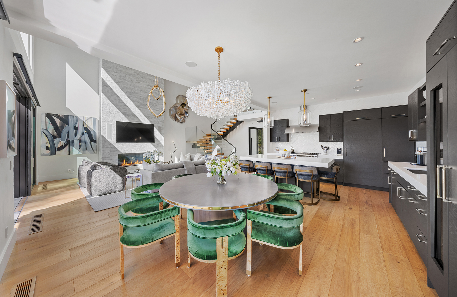 Display Image for Dining area of Aspen home