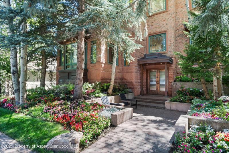 615 E Hopkins Avenue, Aspen